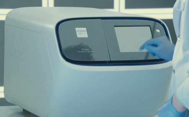 File:Ion Proton semiconductor sequencer3.png