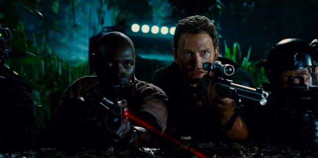 File:Barry and Owen Grady with guns.jpg