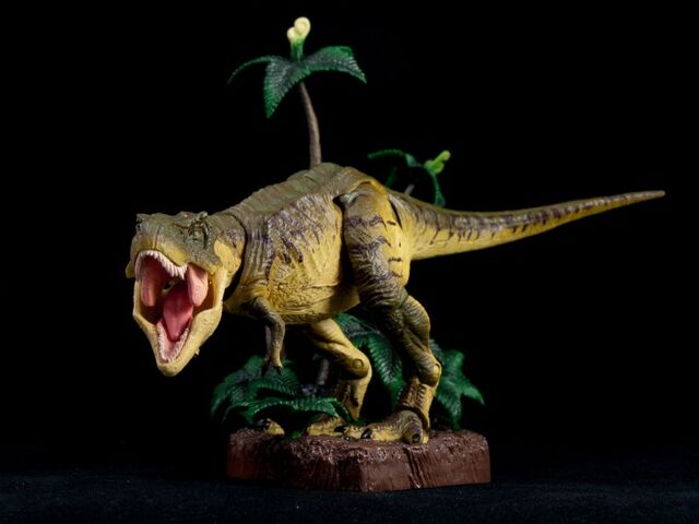 File:Revoltech-T-Rex-008-700x525.jpg