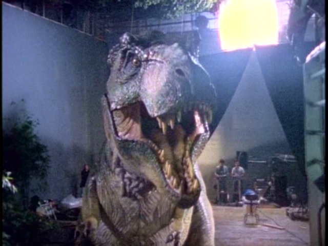 File:Maletyrannosaurusanimatronic.png