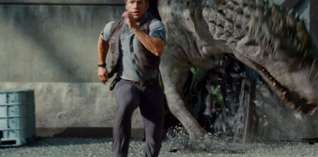 File:New-jurassic-world-trailer-gives-us-a-better-look-at-the-terrifying-indominus-rex-univers-366813.jpg