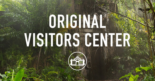 File:Jurassic-world-original-visitors-center-share.jpg