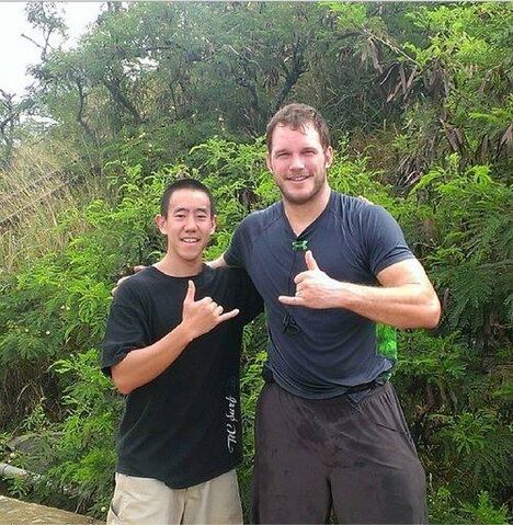 File:Chris-pratt-en-el-set-de-jurassic-world-en-hawaii-original.jpg