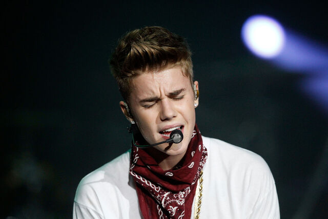 File:Cantante.jpg