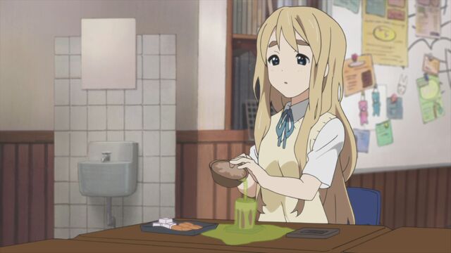 File:Tsumugi nervous.jpg