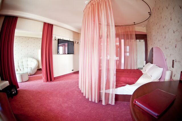 Plik:Hotel pinki paj.jpg