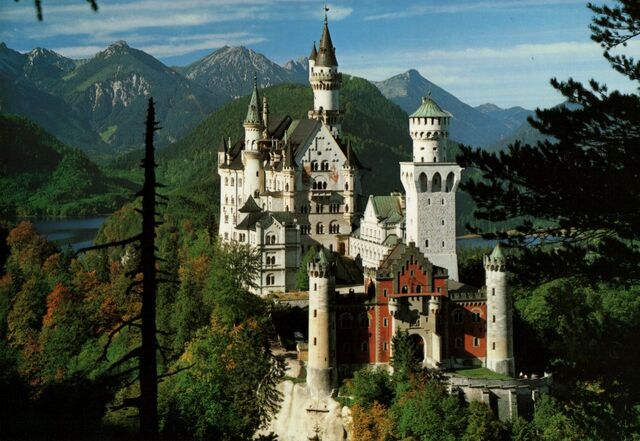 File:Neuschwanstein.jpg