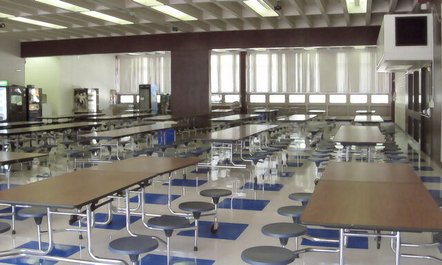 Файл:School cafeteria.jpg