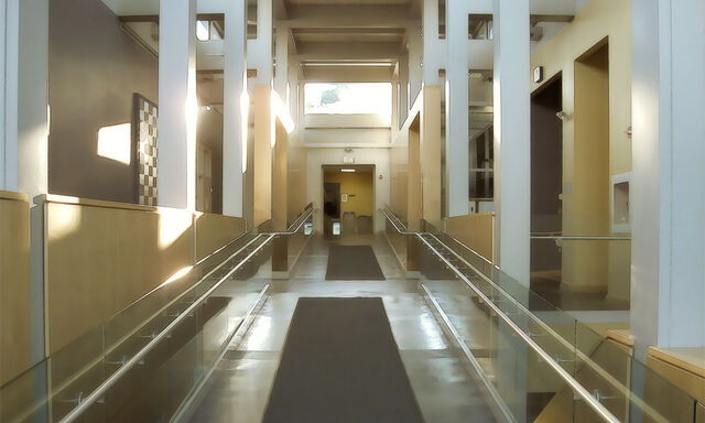 Файл:School lobby.jpg