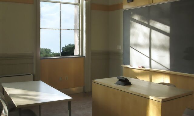 Файл:School scienceroom.jpg