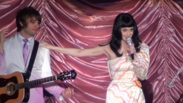 File:California Dreams Tour (Covers).jpg