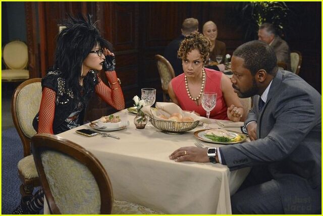 File:Zendaya-first-kc-undercover-pics-released-02.jpg