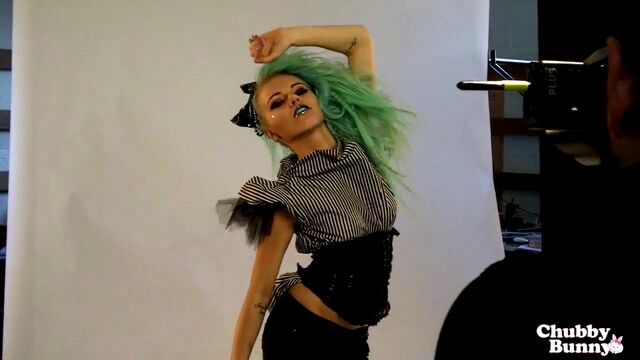 File:Kerli Chubby Bunny 6.jpg