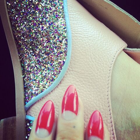 File:Keshas instagram 81 2014.jpg