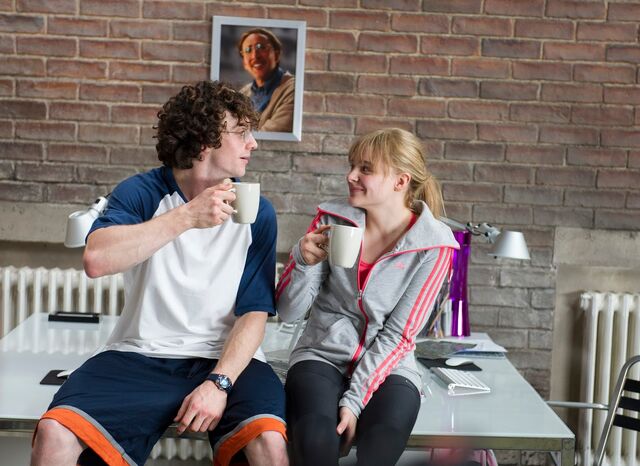 File:Kick-ass-2-aaron-taylor-johnson-chloe-grace-moretz.jpg