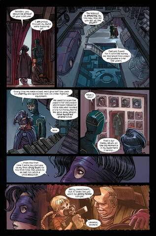 File:HitGirl 1 TheGroup 018.jpg
