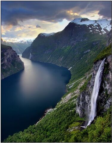 File:Geiranger-Fjord-Norway-Ola-Moen-photographer1-e1343170986812.jpg
