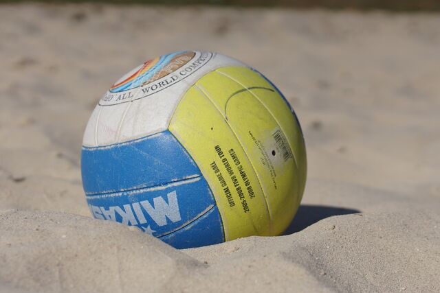 File:Ball-788529 1920.jpg