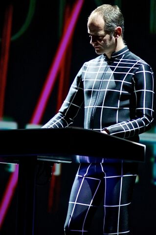 File:Kraftwerk-3d-robert-altman-8157.jpg