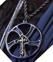 Glaive necklace