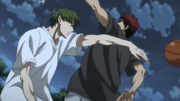 Midorima blocks Kagami.png