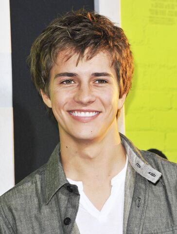 File:Billy-unger-premiere-the-perks-of-being-a-wallflower-01.jpg
