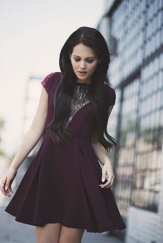 File:Kelli Berglund Dress.jpg