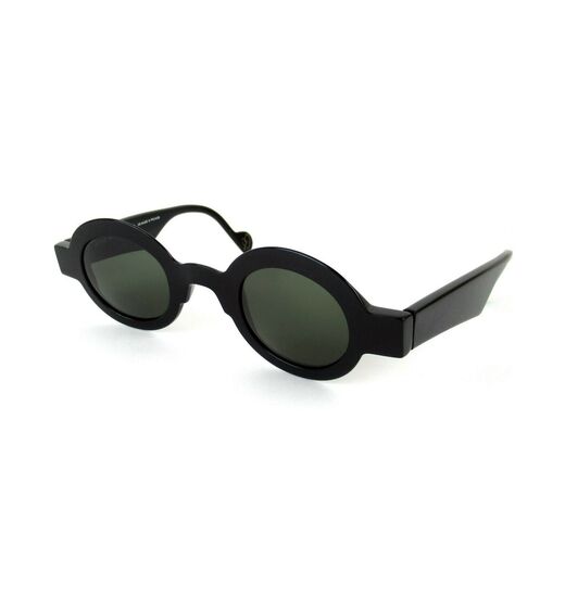 File:Anne & Valentin - Vintage glasses.jpg