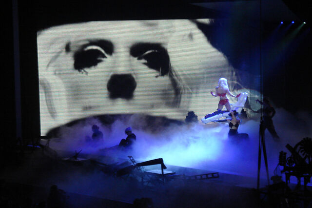 File:PaperGangsta-MB-Theater-03.jpg
