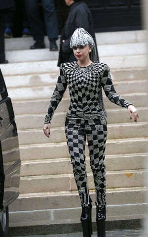 File:1-20-14 Leaving the Louvre Museum 001.jpg