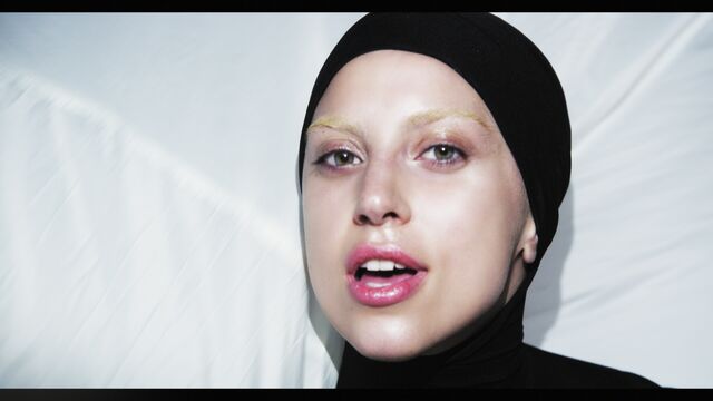 File:Applause Music Video 038.jpg