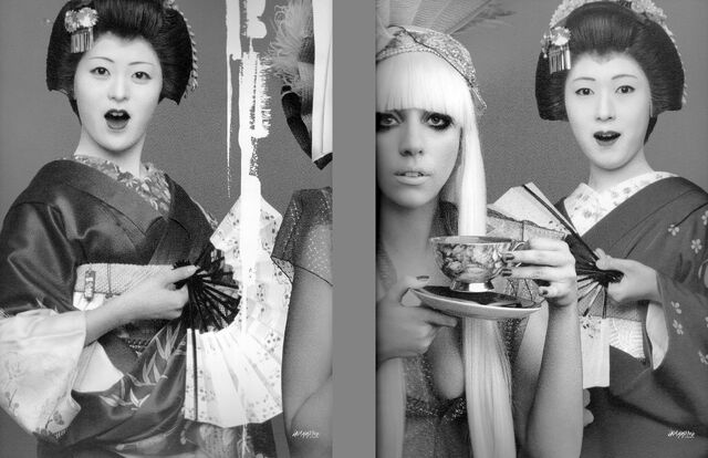File:Super Lady Gaga 033-034.jpg