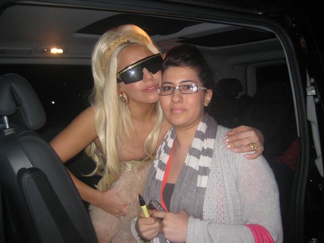File:6-19-12 Arriving at hotel 003.jpg