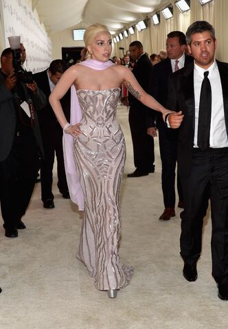 File:3-2-14 At The Oscars Elton John's White Carpet 003.jpg