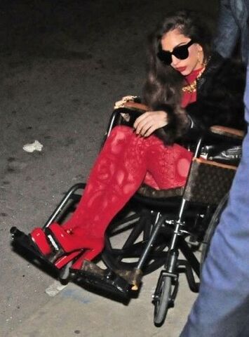 File:3-29-13 Haus Party 002.jpg