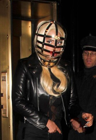 File:12-15-12 Leaving Hotel in New York City 002.jpg