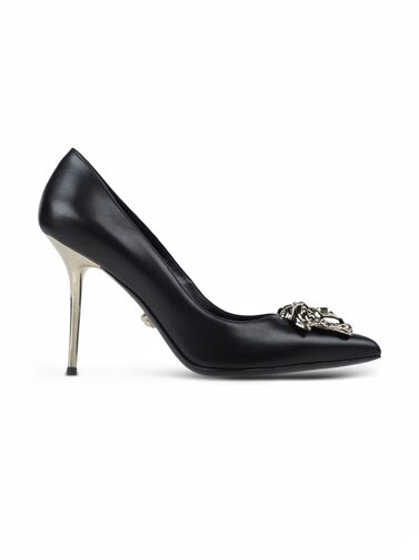 File:Versace - Medusa pumps 001.jpg