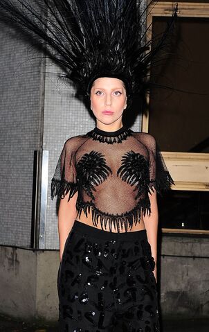 File:10-29-13 Leaving ITV Studios in London 002.jpg