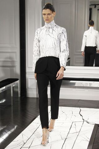 File:Balenciaga - Fall-Winter 2013.jpg