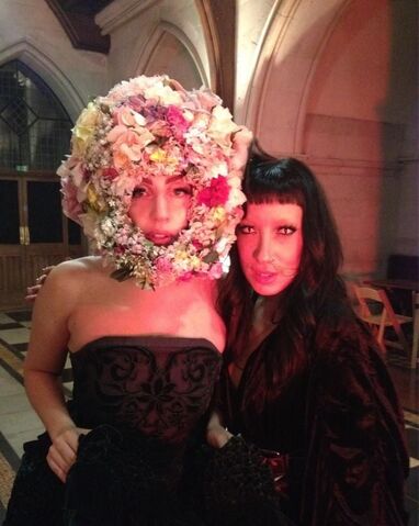 File:9-16-12 Attending London Fashion Week 007.jpg