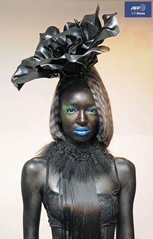 File:Charlie Le Mindu - Fall-Winter 2010 RTW Collection.jpg
