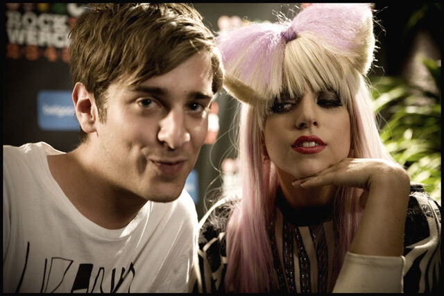 File:7-3-09 Gaga with fan.jpg