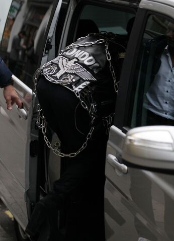 File:12-5-13 Leaving a Studio in Soho 003.jpg