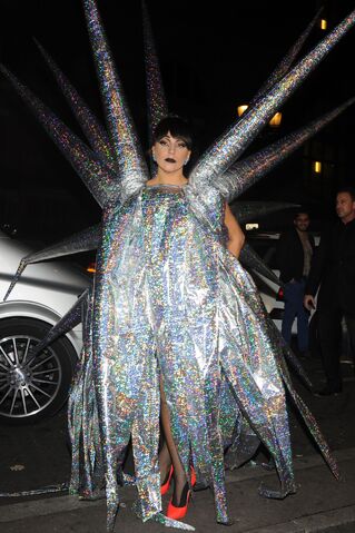 File:11-25-14 Arriving at Vip Room Club in Paris 002.jpg