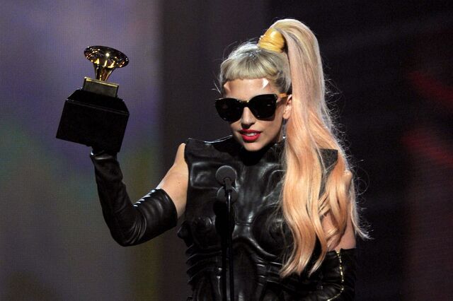 File:2-13-11 Grammy Acceptance 002.jpg