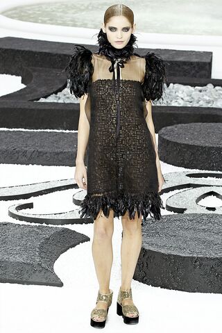 File:Chanel - Spring-Summer 2011 RTW Collection.jpg