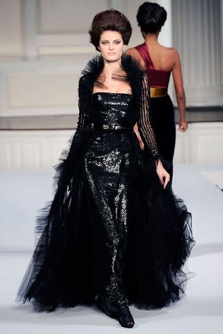 File:Oscar De La Renta Tulle and Velvet Coat.jpg