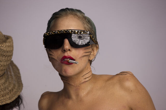 File:7-22-11 Inez and Vinoodh Yoü and I 003.jpg