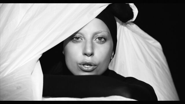 File:Applause Music Video 010.jpg