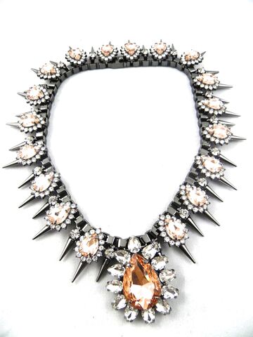 File:Rodrigo Otazu - Necklace.jpg